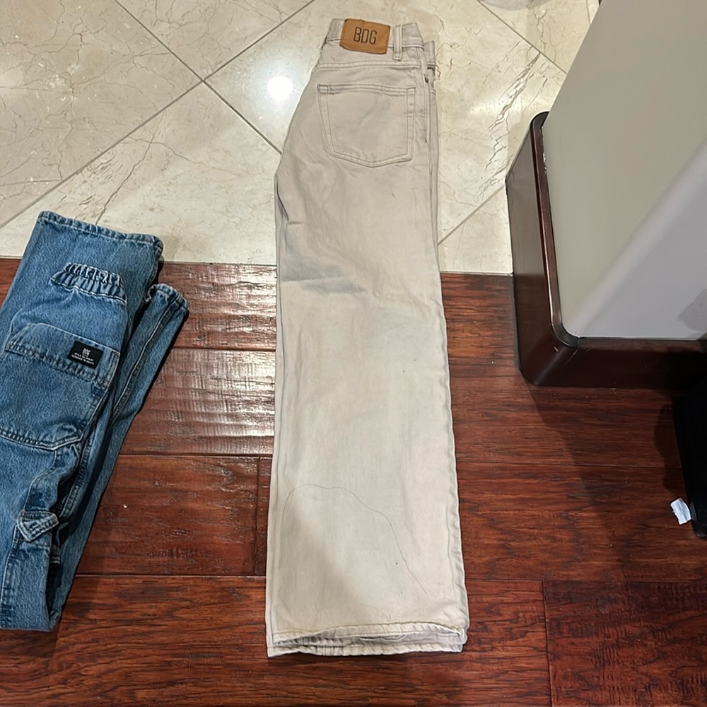 Urban Outfitter Straight Leg Jean Khaki